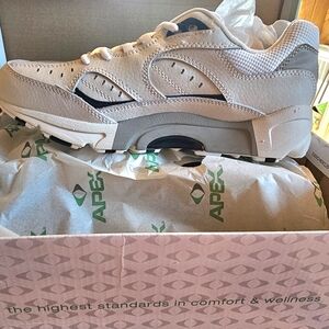 MENS APEX V854 SNEAKERS...SIZE 9 WIDE